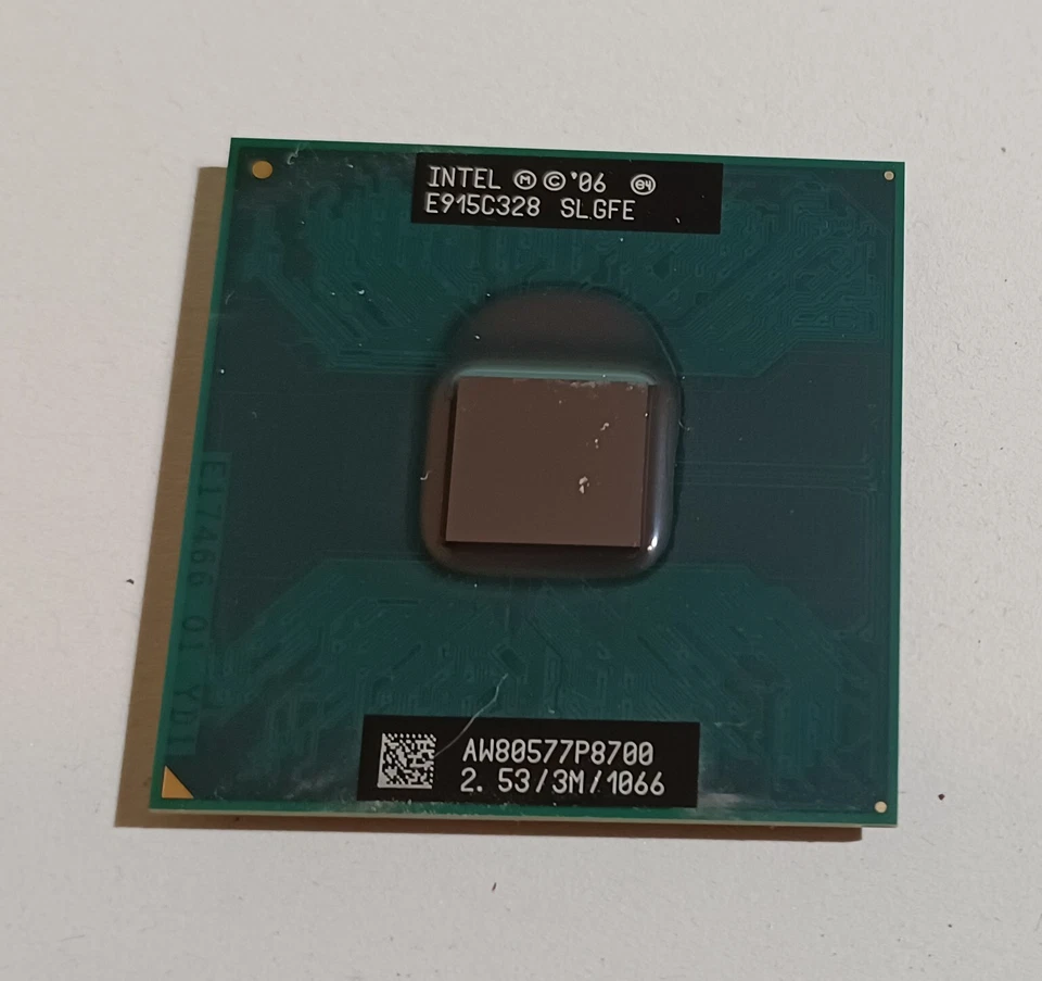 Processore SLGFE Intel Core 2 Duo P8700 2.53GHz 1066MHz FSB 3MB L2 Skt PGA478 - Immagine 1 di 1