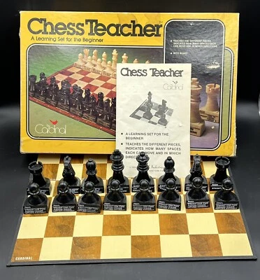 Maestro de Ajedrez por Cardinal 1979 SOLO PIEZAS NEGRAS Tablero Instrucciones Caja Original Foto 1 de 4