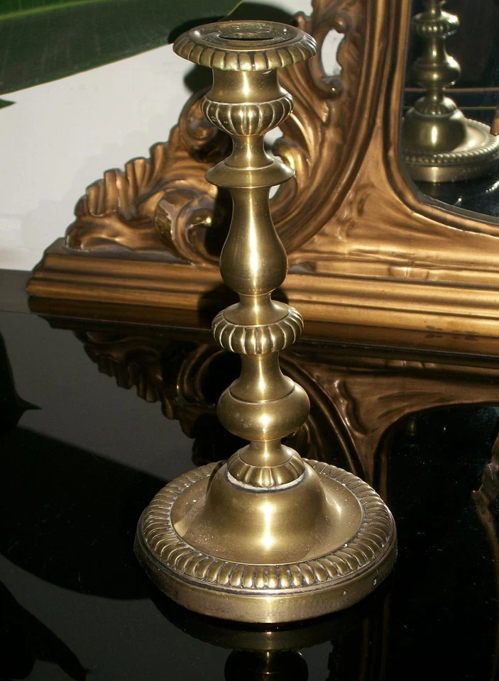 antico raffinato candelabro candeliere in bronzo dorato in stile classico - Immagine 1 di 1