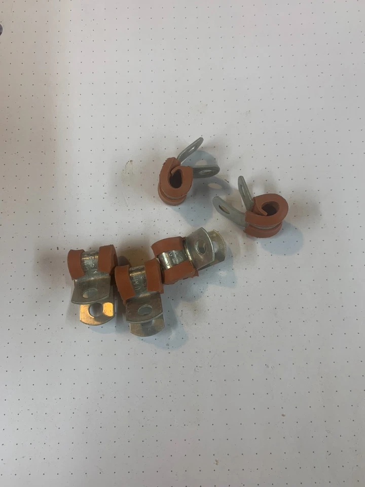 MS21919-WDH3, diámetro 3/16, abrazadera de soporte de bucle acolchada de goma de silicona, 5 cada una Foto 1 de 1