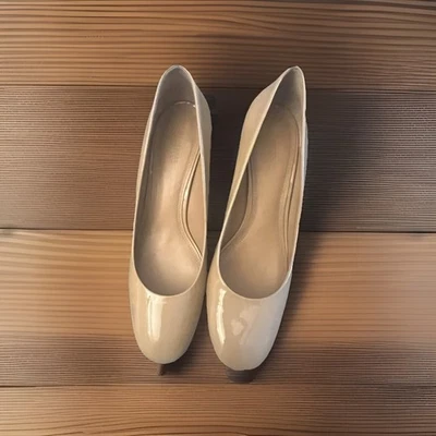 Zapatos Mercedes Castillo Tacones Bloque Rayas Beige Charol Foto 1 de 4