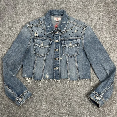 Chaqueta de mezclilla True Religion para mujer talla pequeña recortada con tachuelas desgastada Foto 1 de 4