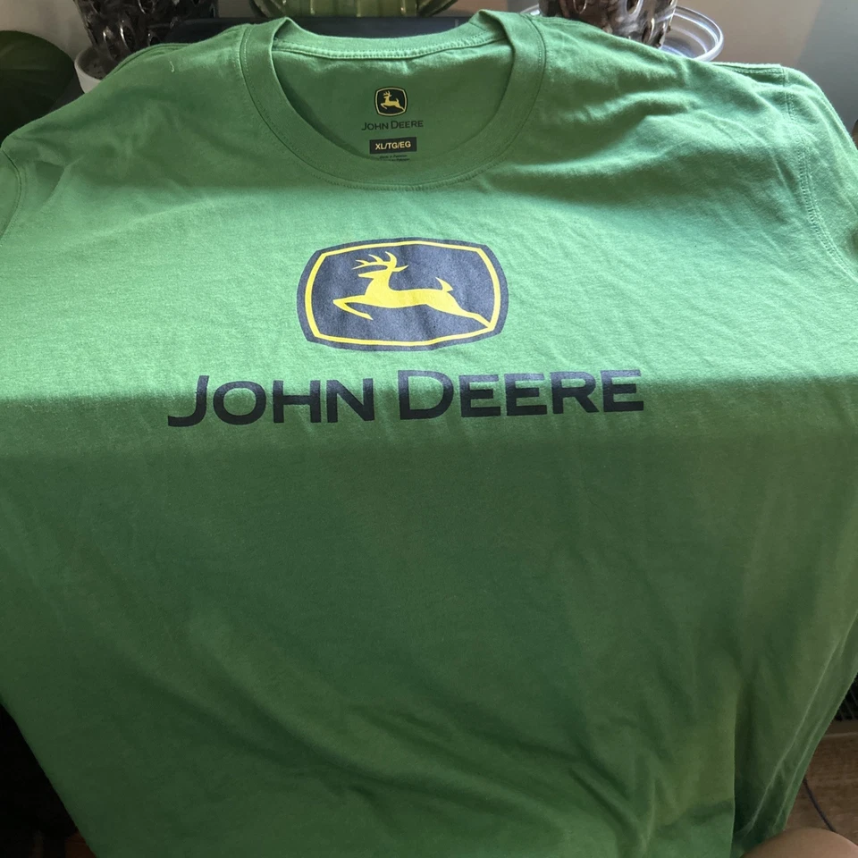 John Deere Mens T-shirt XL Green Logo Lp75679