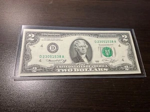 1976 $2 Federal Reserve Note - Picture 1 of 2