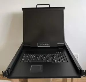 StarTech.com 1U Rackmount KVM-Konsole 19 Zoll Bildschirm Rackmount LCD - Bild 1 von 6