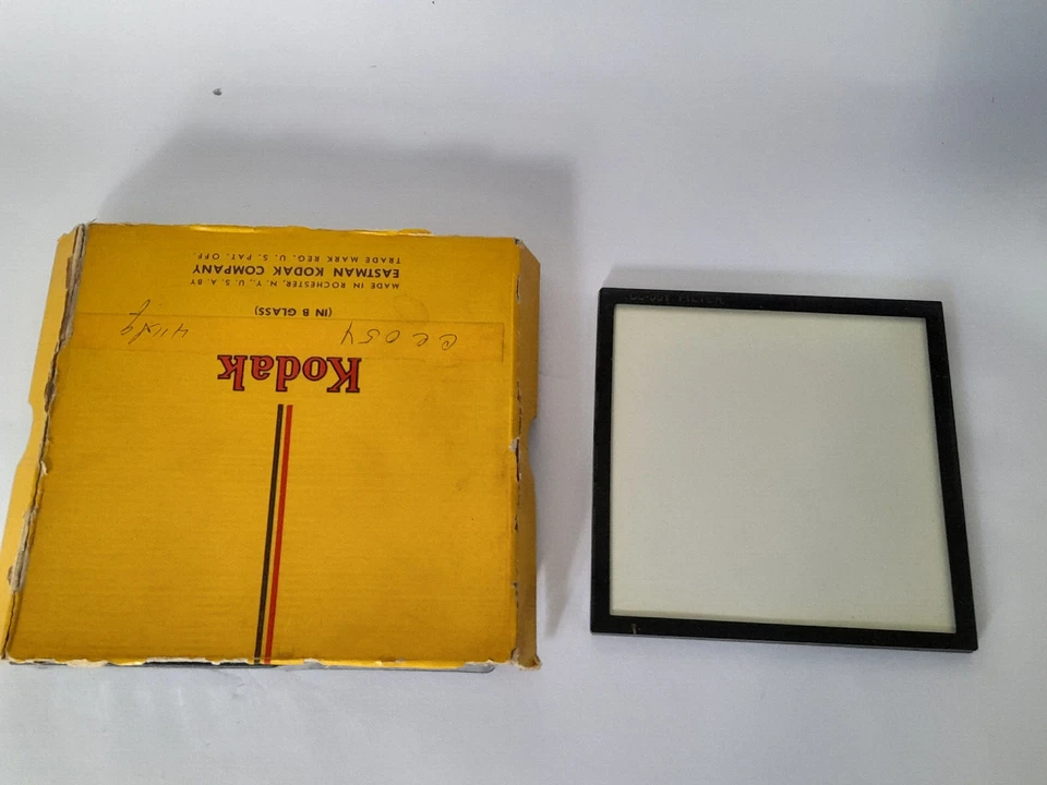 KODAK CC-05Y VERY LIGHT YELLOW 4X4" SQUARE GLASS MOTION PICTURE FILTER WITH BOX - Image 1 of 4