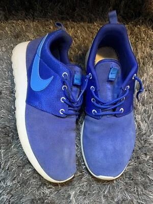 Nike Roshe Run Gs azul royal branco 599728-400 juvenil tamanho 7 feminino tamanho 8.5 usado - Imagem 1 de 4