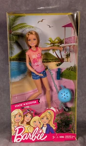Barbie Stacie & Scooter (NEU) DVX57 mit Kartonschaden - Bild 1 von 4