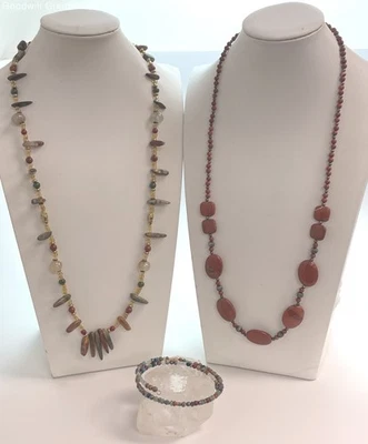 Collares artesanales de dos tonos con cuentas de jaspe ágata nefrita y brazalete envolvente 114,9 g Foto 1 de 4