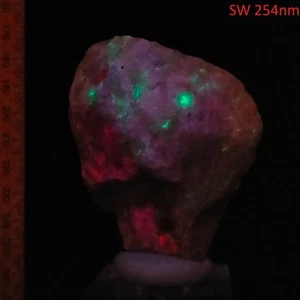 Fluorescent Uranyl Sodalite Feldspar Calcite long & short wave minerals 0.32kg - Picture 1 of 12