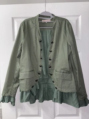 Chaqueta Militar Recortada Free People Volantes Romance, Verde Talla Grande Foto 1 de 4