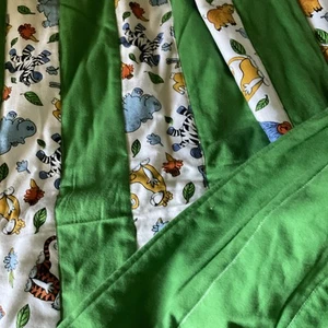 Handgefertigte Flanell Streifen Schoßdecke 40x60 Tier Party.  - Bild 1 von 6