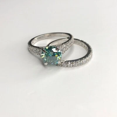 Juego de anillos de boda redondos de moissanita verde azul de 1,60 quilates en plata de ley 925 maciza Foto 1 de 2