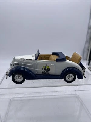 Chevy convertible Toy Bank 1937 Chicago Auto Show 1994 fundido a presión Foto 1 de 4
