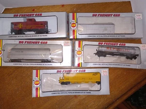 LOT OF 5 AHM ASSORTED FRIEGHT TANKER TRAIN CARS - Picture 1 of 7