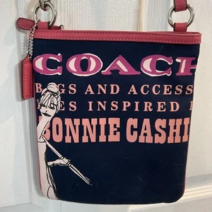 Coach Bonnie Cashin Kisslock Swingpack Umhängetasche 42605 dunkelblau pink 7 x 8 Zoll - Bild 1 von 6