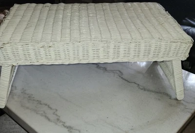 Vintage White Wicker Rattan Bed Tray Breakfast Tea Cottage Palm Beach Coastal  - Image 1 of 4