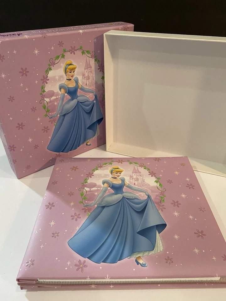 Álbum de recortes Sandy Lion Disney Princess 8x8 cubierta en relieve Foto 1 de 4