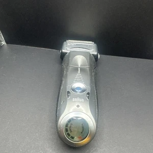 Braun Series 7 rasoio elettrico Silver Wet & Dry Flex Head .no caricatore per ricambi - Foto 1 di 4