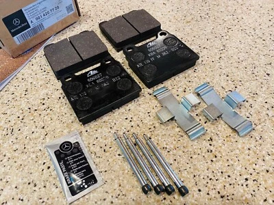 PASTILLAS FRENO DELANTERAS ORIGINALES MERCEDES BENZ W110 W111 W113 W107 W108 W109 W114 W115 Foto 1 de 4