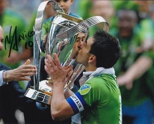 Calcio - Nico Lodeiro - Fotografia 8x10 firmata a mano - Seattle Sounders COA - Foto 1 di 1