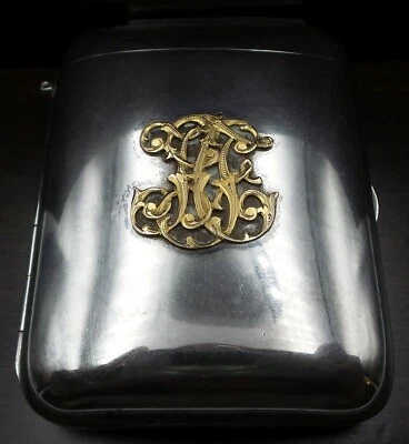 Estuche para cigarrillos de plata esterlina y oro de 9 quilates del siglo XIX/con estuche y golpeador Foto 1 de 4