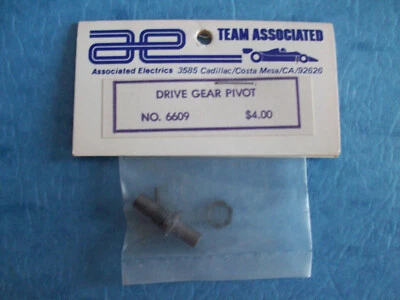 VINTAGE TEAM ASSOCIATED 6609 DRIVE GEAR PIVOT ASC6609 NIP - Image 1 of 2