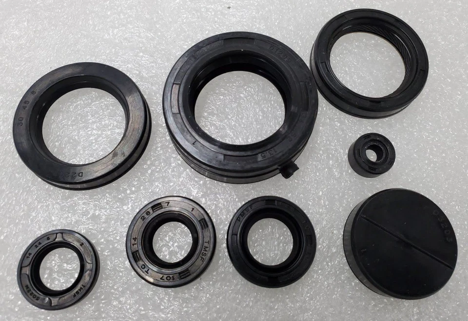 Juego de juntas de aceite de motor Honda 1975-77 CB400F Foto 1 de 1