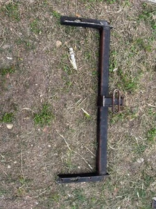Trailer hitch for a Jeep Grand Cherokee 1996,1997,1998,1999.Black good condition - Picture 1 of 1
