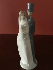 NAO LLADRO BRIDE AND GROOM WEDDING CAKE TOPPER FIGURINE  - Picture 1 of 3