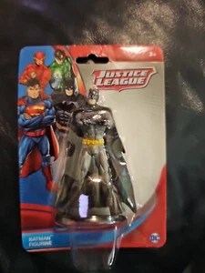 DC Comics Batman 2 1/3 Inch Figurine Action Figure Justice League - Picture 1 of 12