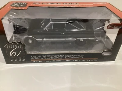 1/18 Highway 61 negro blanco marrón rayas 1967 Plymouth GTX Foto 1 de 2