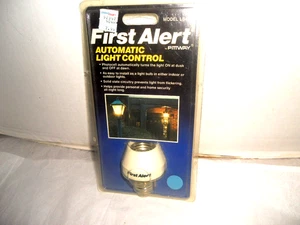 First Alert Automatic Light Control Model LS420 New Old Stock - Bild 1 von 2