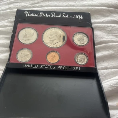 1974-S  United States Proof  Set  - (6 coins)  Original Government Packaging - Image 1 of 4