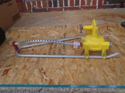 Aspersor de césped de metal Nelson Dial a Rain Foto 1 de 4