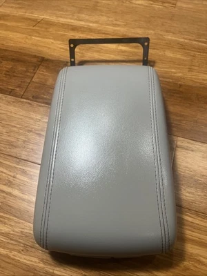 GC 2006-2011 Buick Lucerne Cadillac DTS consola central tapa reposabrazos OEM Foto 1 de 4