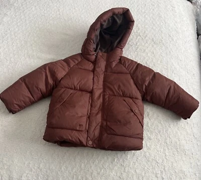 Abrigo acolchado de invierno ZARA BabyBoy color marrón oxidado talla 18-24 meses Foto 1 de 4