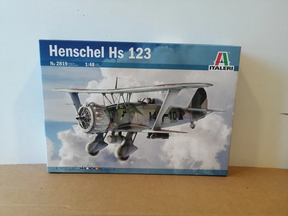 Henschel Hs 123 Aereo Militare Italeri 1-48 caccia bombardiere biplano 2819 kit - Immagine 1 di 1