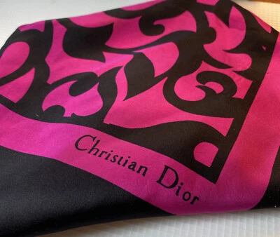 Cachecol Vintage Feminino Christian Dior Quadrado de Seda Preto Rosa 34"×34" Assinado - Imagem 1 de 4