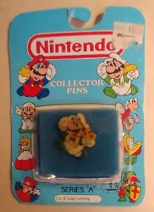 Nintendo Collector Pin Luigi Running Sealed NIB ACE Series A #4 NES era  - Picture 1 of 2