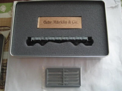 Marklin H0 94263 (2004701) "MYTHOS MARKLIN" Flat Car w/wooden box &stakes - NIB - Image 1 of 4