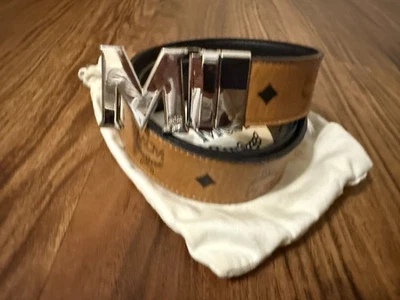 Cinturón reversible MCM Claus monograma para hombre Foto 1 de 4