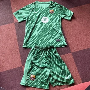 Nike Dri Fit 2024/25 Barcelona Torwart Kind Größe Alter 5-6 Kit Trikot Shorts - Bild 1 von 12