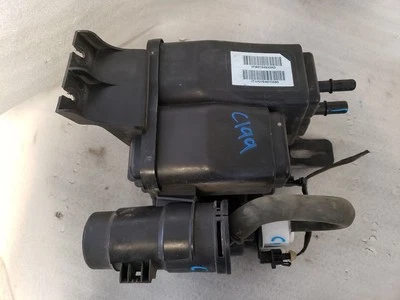 Chrysler Pacifica 2017-2024 bote de vapor de combustible 556899 Foto 1 de 4