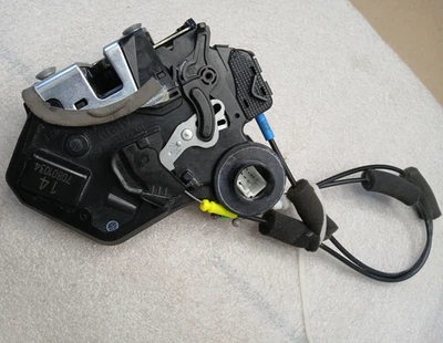 Оригинальный привод замка передней боковой двери 2014–2019 Lexus IS250 IS350 - Изображение 1 из 4