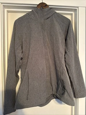 Chaqueta Kirkland Signature para dama forrada de lana con cremallera completa gris talla grande Foto 1 de 3