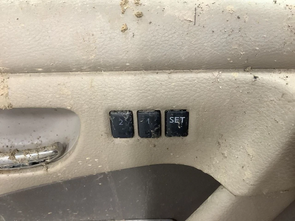 Interruptor de puerta delantera del conductor memoria del asiento del conductor compatible con 08-13 INFINITI G37 4764365 Foto 1 de 1