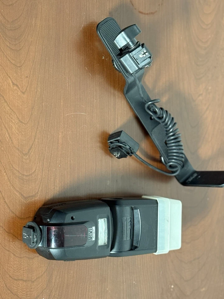 Metz Mecablitz 58 AF-2 Digital Shoe Mount Flash for  Canon With Flash Bracket - Image 1 of 1