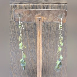 NUEVO CON ETIQUETAS Diseñador 1928 Pendientes Estrás Verde Colección 2028 Cadena Metal Perforada - Imagen 1 de 6