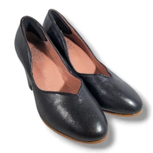 American Duchess Londoner Pumps schwarz Leder Heels runde Spitze US7 UK5 EU38 NEU - Bild 1 von 7